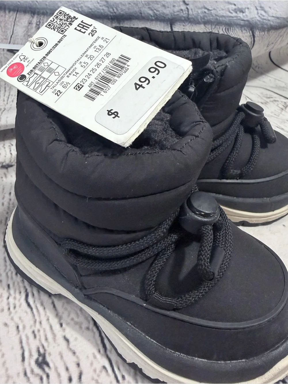 Zara Black Kids Snow Boots with Cream Trim